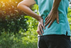 Hombre con dolor de espalda
